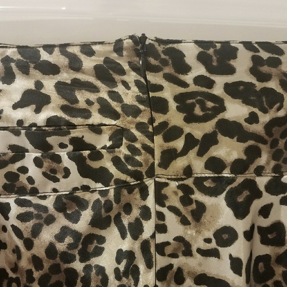 São Paulo Silky Cheetah Print Skirt - Picture 3 of 7